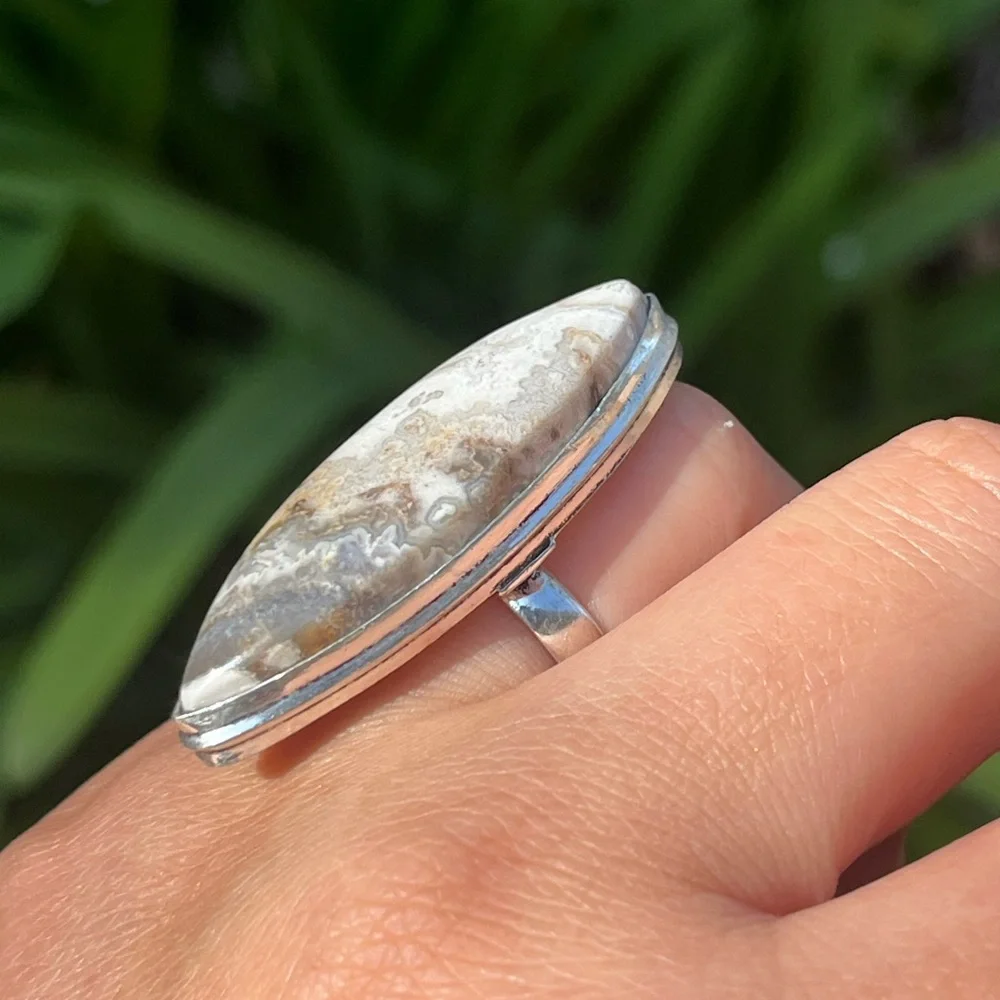 Size‎ 6 925 silver plated crazy lace agate ring